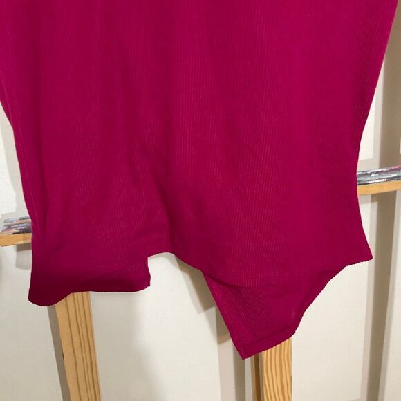 Rebellious Dreamer ruched, short sleeve crop top asymmetrical size large burgund - Picture 7 of 9